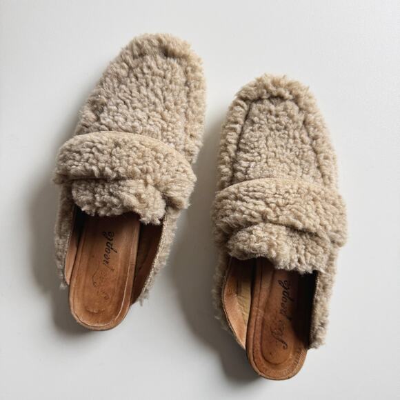 Free People Shoes - Free People Tan Sherpa At Ease Mule Loafers Size 39/8